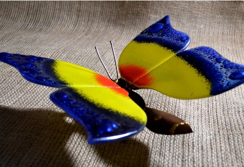 Lee más sobre el artículo Rafael Majano, Vidrio y Metal unidos en Obras de Arte