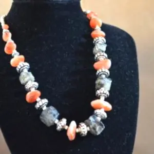 XC-102 Collar de Piedras