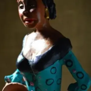 AV-472 Negra con Cántaro